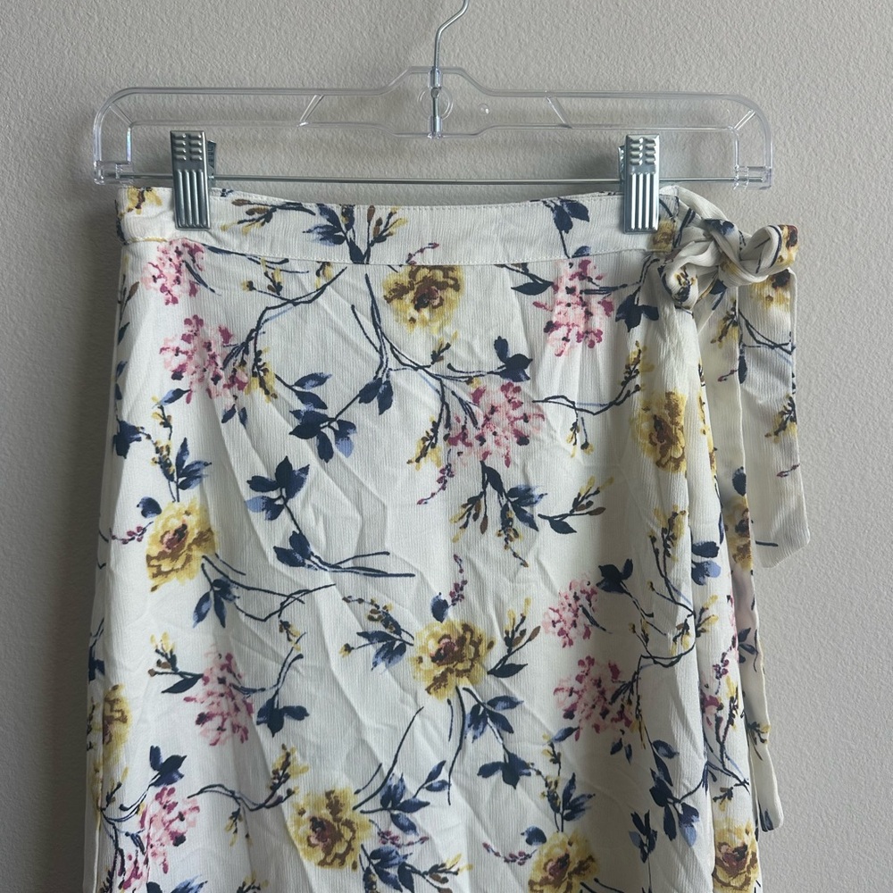 Maxi wrap skirt - size small - floral print - Picture 2 of 5